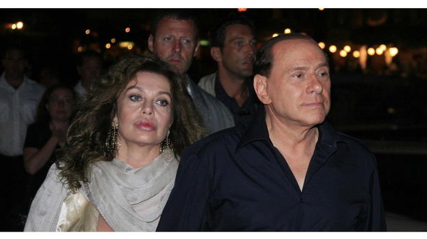 Testamento Berlusconi, la sorpresa per Veronica Lario: "Non ne sapevo niente"