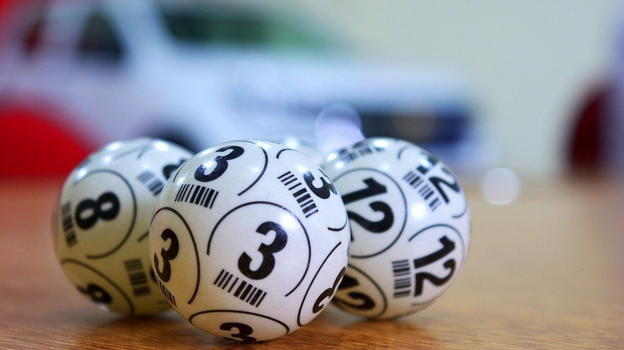 Vince 400mila euro alla lotteria ma non glieli danno perché…