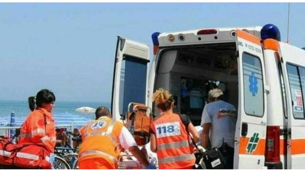 Diverse persone colpite, giornata disastrosa oggi al mare