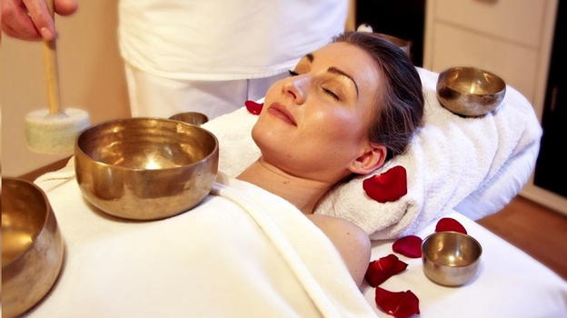 La terapia ayurvedica, cos’è e quali benefici apporta a corpo e mente