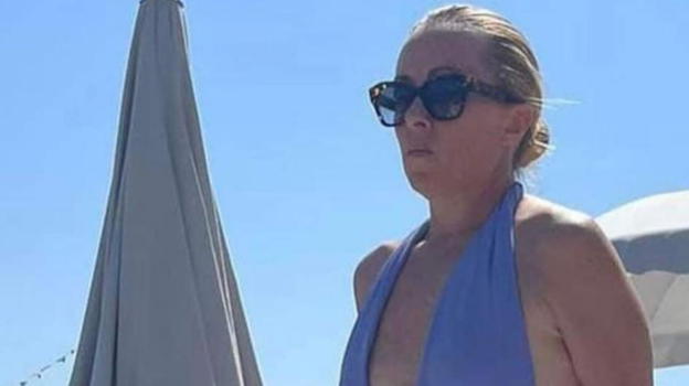 Giorgia Meloni fotografata così viene sommersa di critiche