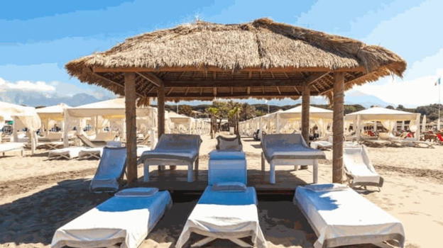 Stabilimento di Briatore, la cifra da capogiro per una giornata