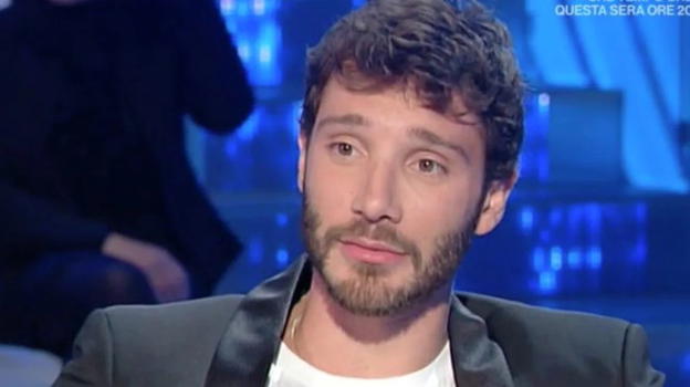 Stefano De Martino ha tradito Belen: l’annuncio poco fa