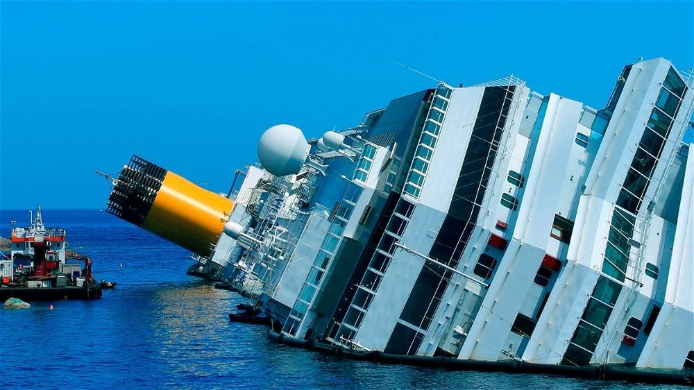 Il naufragio della Costa Concordia: la ricostruzione video dell'impatto e  della rimozione del relitto