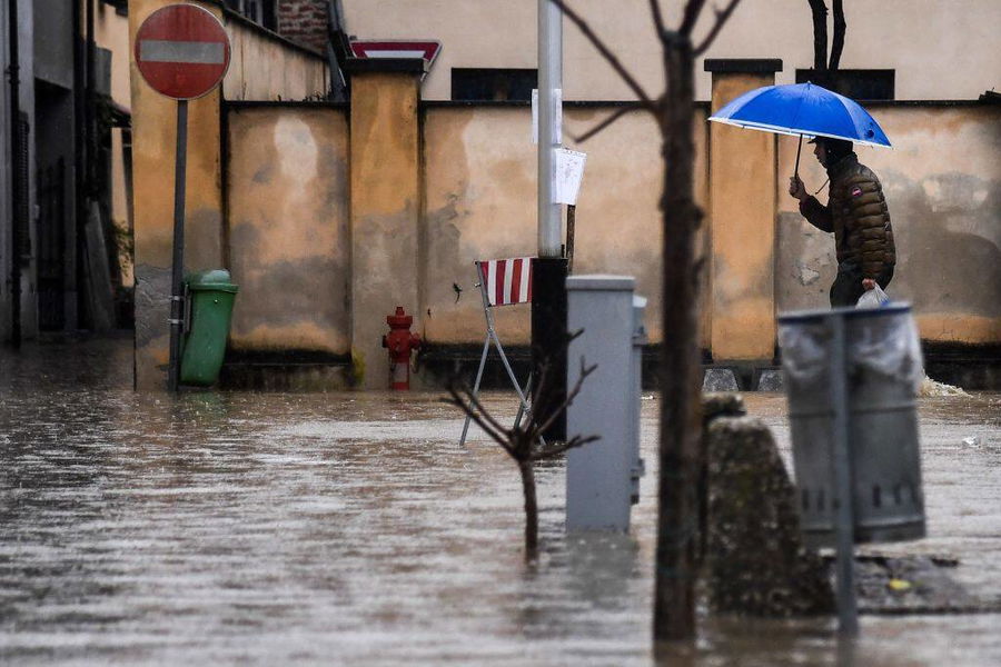 Meteo Italia, allerta rossa in Calabria: le previsioni di martedì 26  ottobre