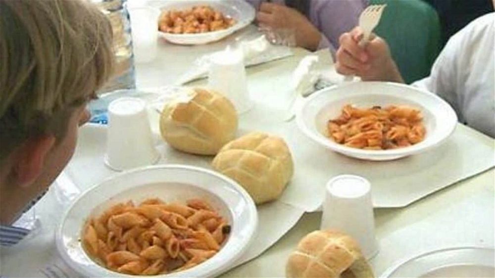 Svolta nelle mense scolastiche: il ministero dice sì al pranzo da casa
