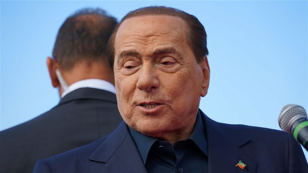 Berlusconi dimesso dall'ospedale: era stato ricoverato lunedì