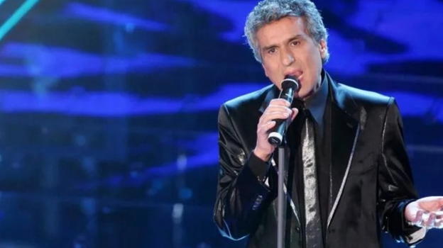 La Rai ha deciso di omaggiare Toto Cutugno, come cambia la programmazione