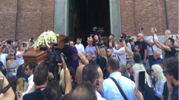 Toto Cutugno, una donna si è avvicinata sulla sua bara ed ha…