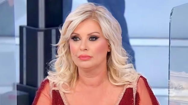 "Non può essere lei". Tina Cipollari irriconoscibile , ecco le foto