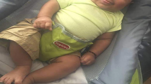 Il papà lo vede con la pancia gonfia. In bocca aveva qualcosa di assurdo