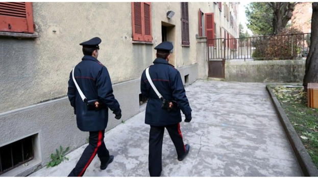 La suocera festeggia 70 anni, la nuora le regala 10€ e poi la insulta