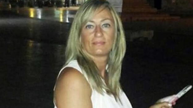 Paola va a riattivare la luce di casa e perde la vita