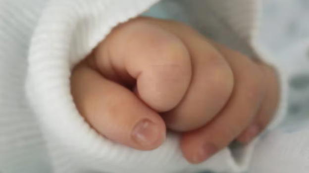 Italia, bimba di un mese e mezzo trovata senza vita nella culla