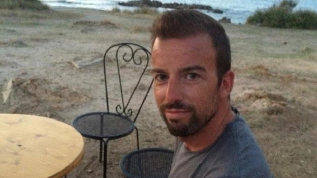 Damiano, giovane papà 42enne ci lascia all’improvviso sul divano di casa