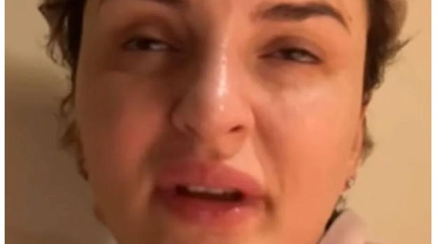Arisa in stato confusionale: "Non riesco a vedermi, sto male"