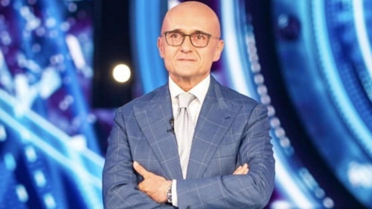 Signorini in diretta: "Mi dispiace ma devi lasciare la Casa del Grande Fratello"