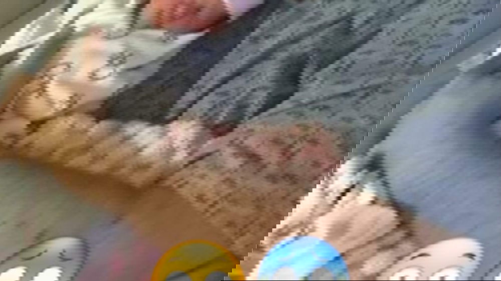 Uomo partorisce una bimba, poi l’assurda scoperta