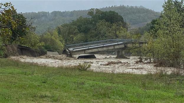 Ponte crollato e diverse inondazioni, la situazione è sconvolgente