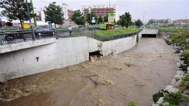 Italia, il fiume ha straripato: l’acqua sta sommergendo tutto