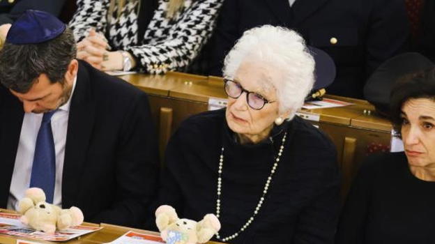 "Tristezza infinita" Liliana Segre, l’annuncio in Senato