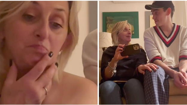 La madre di Michele Bravi vede il suo nuovo video mentre lo fa..
