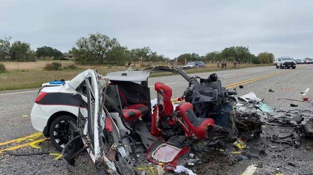 Schianto in autostrada, il bilancio è di 8 persone decedute