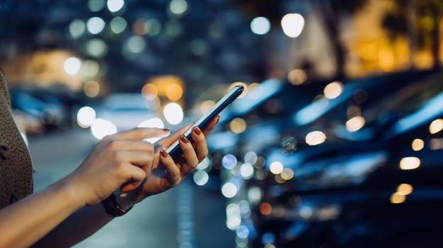 Cosa fare quando arriva la notifica di Facebook o Instagram a pagamento