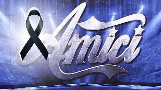 Lutto ad Amici, il decesso è straziante: fan increduli
