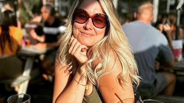 Mal di testa e nausea per la 23enne dopo una serata di festa con gli amici