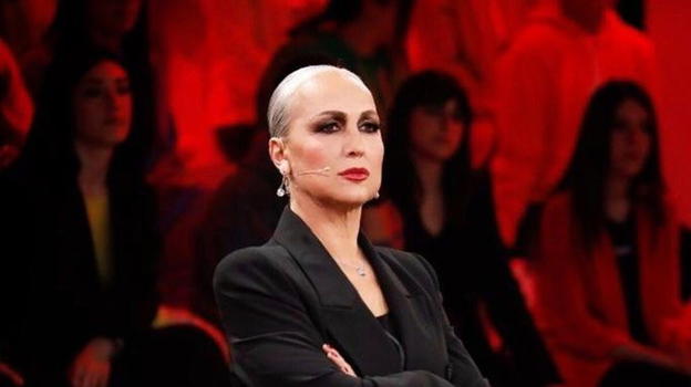 Alessandra Celentano nel caos, la decisione di Mediaset