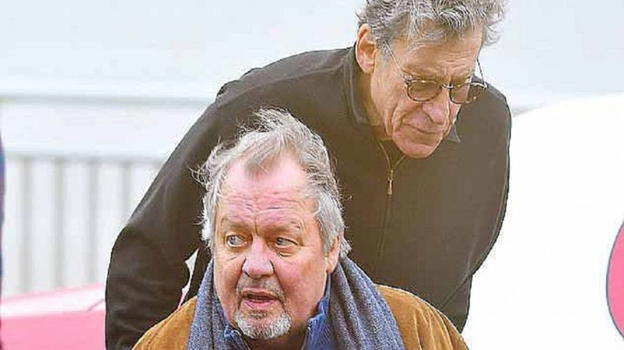 La foto simbolo della vera amicizia: i due miti della tv ora si supportano a vicenda