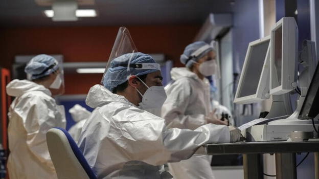 Ci risiamo, numerose persone infettate: è boom di casi