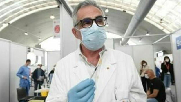 Pregliasco gela gli italiani, la tremenda notizia per Natale
