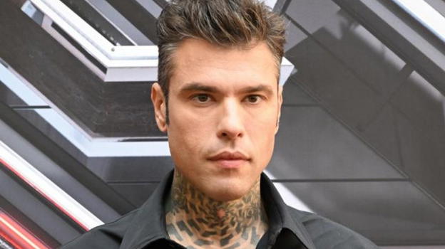 Il figlio di Fedez scende in campo con il Milan, cosa succede dopo