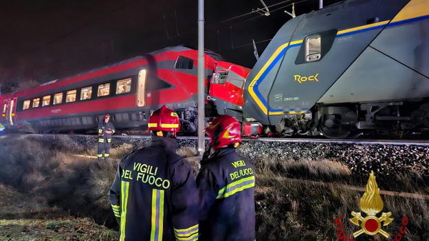 Italia, scontro frontale tra 2 treni: chi c’era a bordo