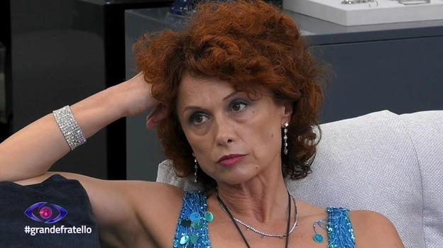 Grande Fratello, la confessione di Beatrice Luzzi: "Lo hanno fatto in bagno"