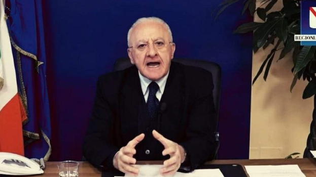 Vincenzo De Luca, per colpa di qualcuno chiuderemo tutto