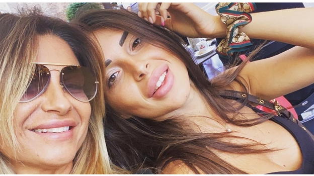 La mamma di Greta entra nella Casa del Gf e accusa: "Esci di qui, hai già subito queste.."
