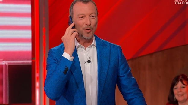 Affari Tuoi, colpo di scena in diretta Tv: Amadeus senza parole