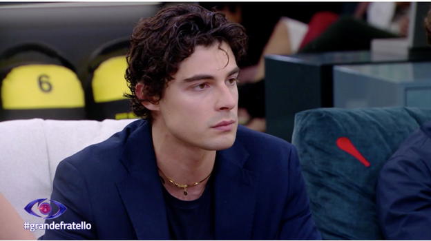 "È un voyeur" Paolo e Massimiliano, la dura accusa a Vittorio