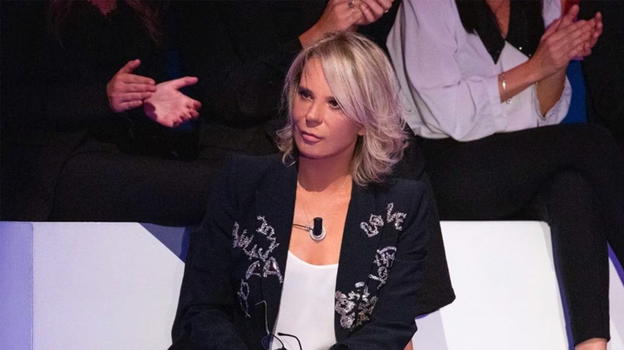 Maria De Filippi, torna a C’è Posta per Te: la scelta e il significato dell’abito