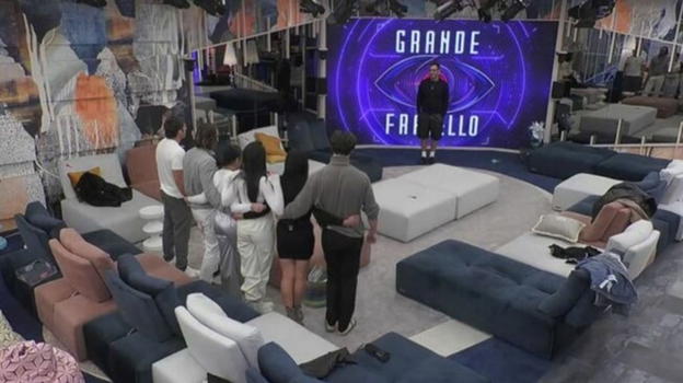 Grande Fratello, pubblico incredulo: "Due concorrenti devono abbandonare la casa"