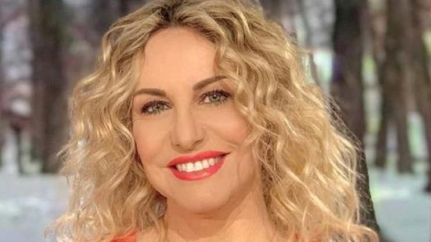 Antonella Clerici, bellissima e raggiante in dolce attesa: ecco la foto