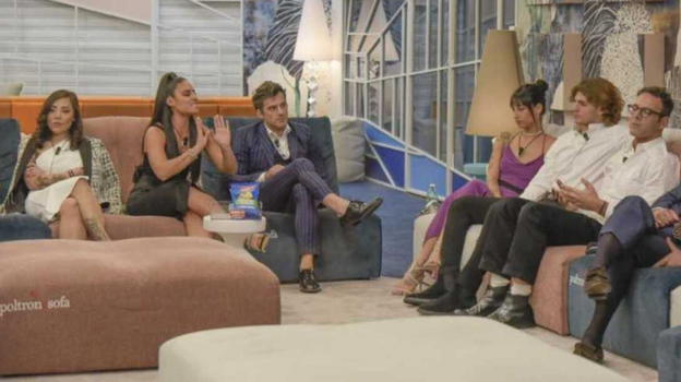 Grande Fratello, Stefano svela chi è l’altro ragazzo omosessuale nella Casa