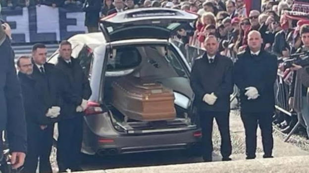 Funerali Gigi Riva, le telecamere hanno ripreso tutto: anche lui ai funerali