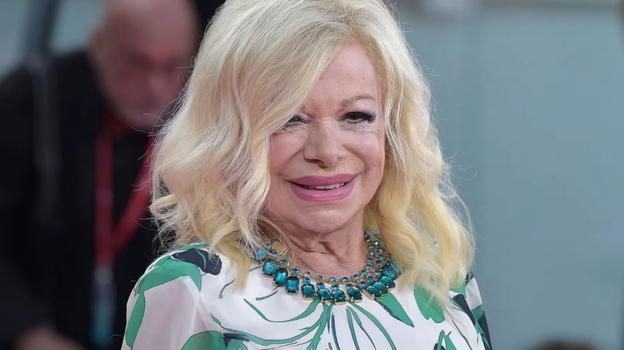 "Cosa le abbiamo messo nella bara". Funerali Sandra Milo, la rivelazione della figlia