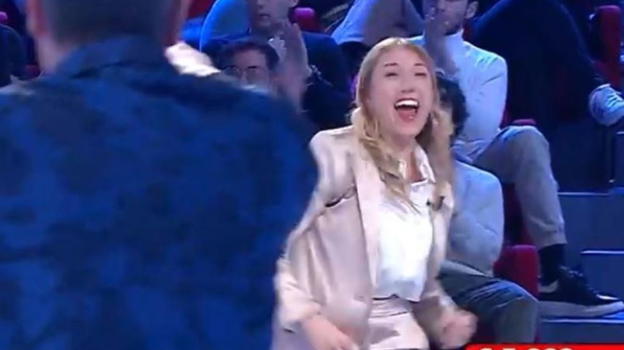 Affari Tuoi, Francesca vince 28mila euro ed accade l’impensabile