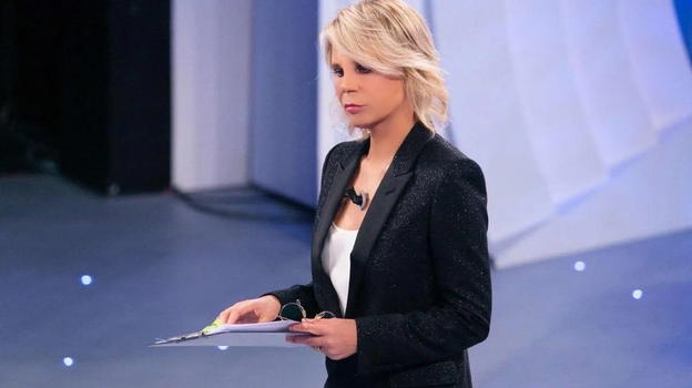 C’è Posta per Te in onda questa sera: la decisione di Mediaset sulla puntata