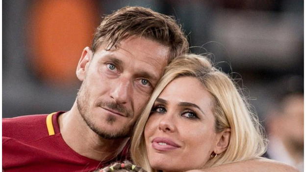 Fabrizio Corona su Totti e Ilary: "È tutta una messinscena"